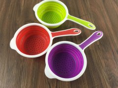 <b>Collapsible Silicone Colander Folding Kitchen Silicone Strainer</b>